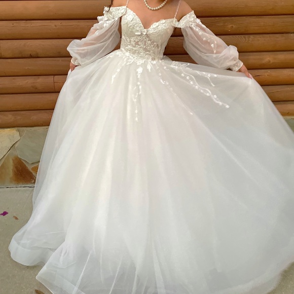 🤍CUSTOM HANDMAID IVORY WEDDING DRESS🤍 - Picture 5 of 8